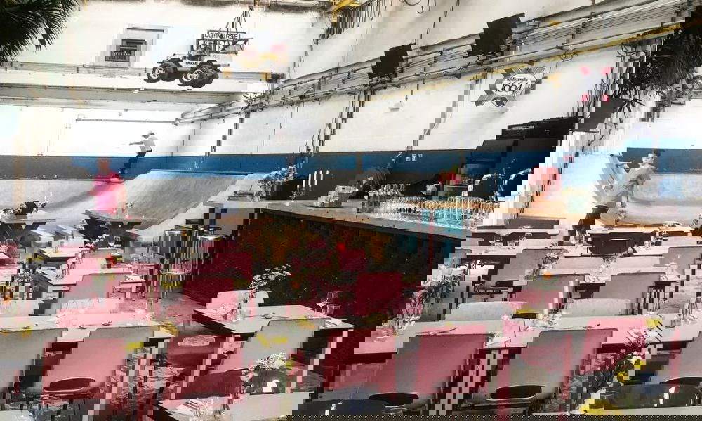 Skatecafe Karin and Yvonne